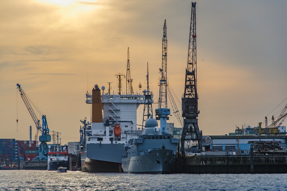 Riparazioni e manutenzione di navi per carichi pesanti con esperienza