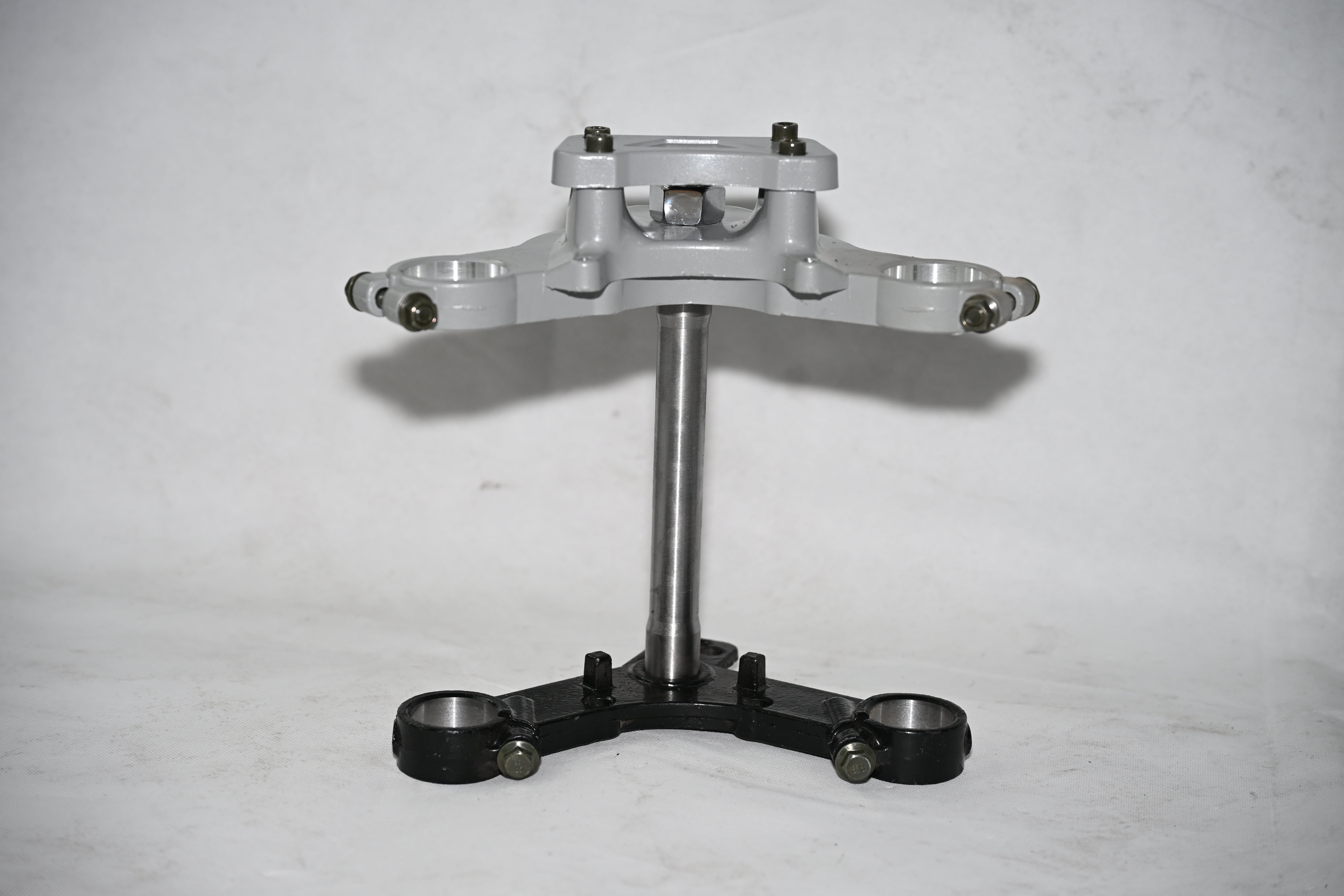 Tricycle front fork clamp