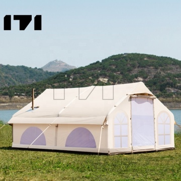 Grande tenda gonfiabile in campeggio per feste mediche di emergenza