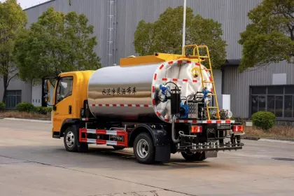 HOWO Asphalt Distributor Truck