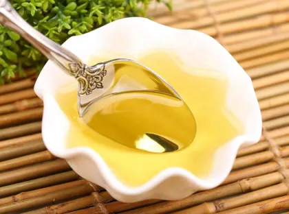 Pure Camellia oil bulk cold press camellia seed oil wholesale edible cooking oil For massage