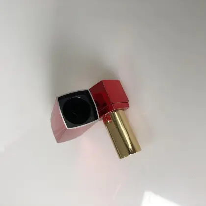 Magnet Function Lipstick Tube