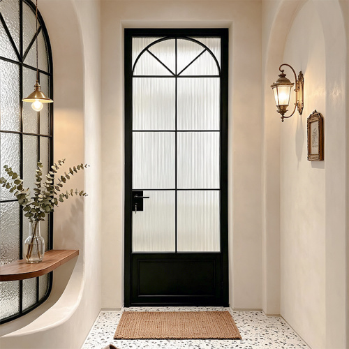 Puerta abatible de aluminio con marco delgado
