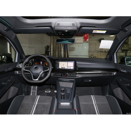 Volkswagen Golf 8: 2024/2025 Hatchback cu performanțe excelente