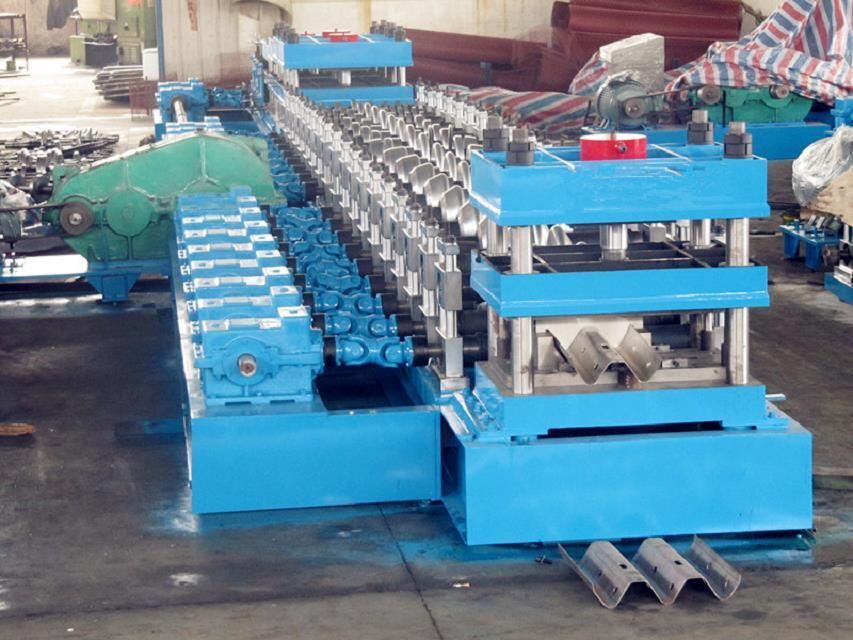 CNC Galvanized Steel Sheet Guard Rail Forming Machine