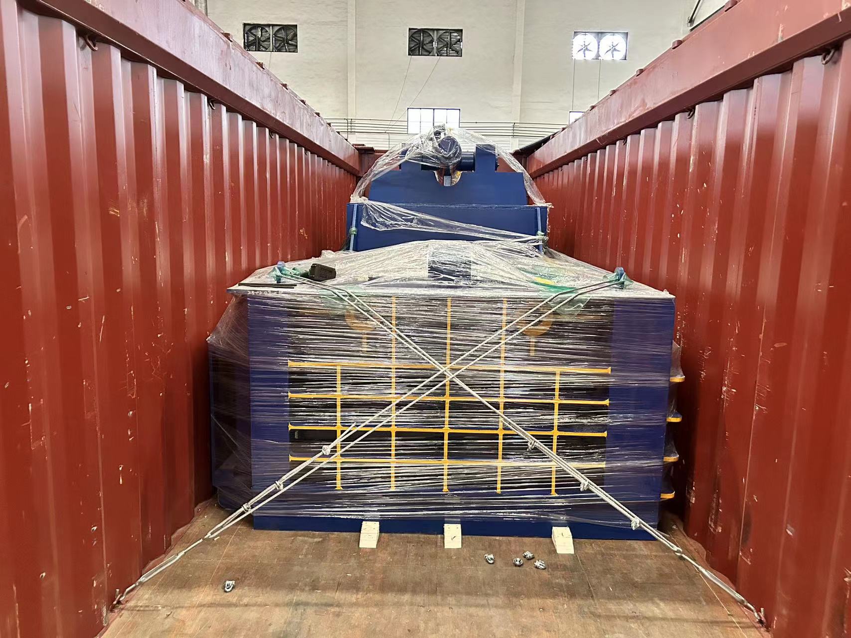 Scrap Metals Ferrous And Non-ferrous Parts Recycling Baler