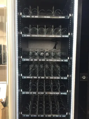 beverage vending machine/can vending machine