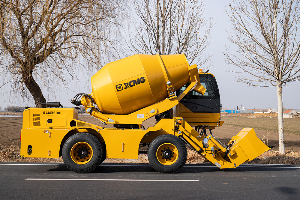 XCMG 3 Cubic Meter Mini Concrete Mixer Truck with Pump
