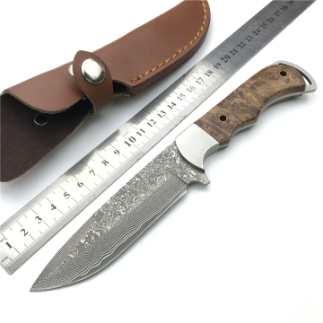 Couteau de chasse en damas à lame fixe avec manche en bois