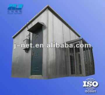 Communication equipment shelter