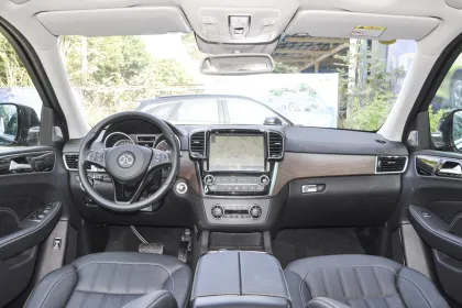 Hot Sale Beijing BJ40 SUV: New Petrol Cars and BAIC Trucks with DCT