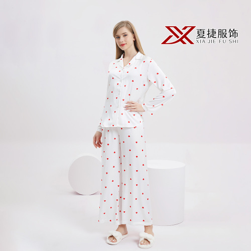 Широкий пижамный комплект с принтом «Красное сердце»