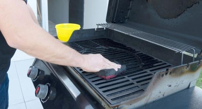 How to clean your grill's cooking grate