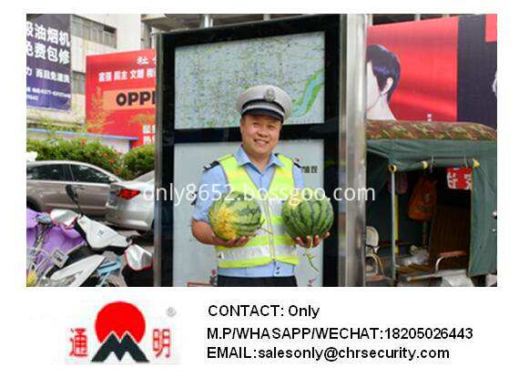 The heat of the summer is refreshing for the traffic police