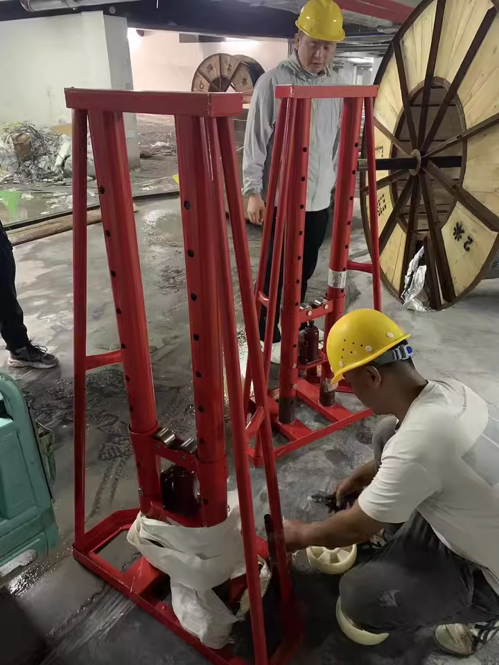 10T Hydraulic Cable Drum Jack (1)