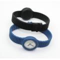 Very light silicone quartz watch