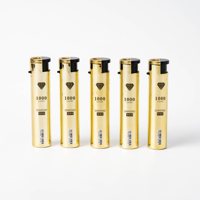 Isqueiro luxuoso com caixa de metal com logotipo de diamante dourado