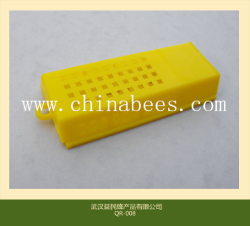 Beekeeping tool queen cage