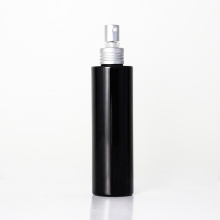 Botella de hombro plano negro con bomba de plata