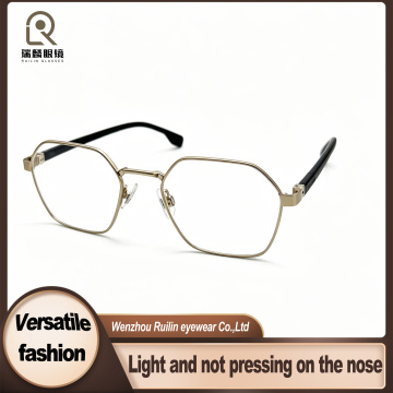 360 Derece Menteşe Sapan Metal Çerçeve Optik Gözlük