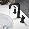 3 agujeros 360 ° Rotable Round Supout Basin Faucet