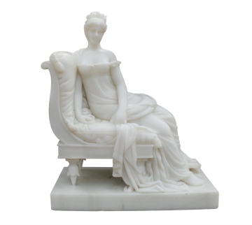 Nome prodotto:​​ Signora Elegante su Divano in Marmo - Scultura Artigianale