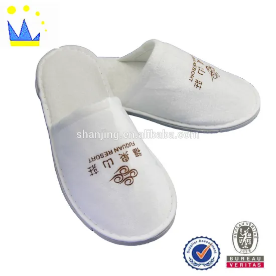 low price nonwovens white slipper hotel embroidered logo