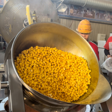 China Manufacturer Industrial Automatic Gas Popcorn Making Machine for Chocolate Caramel Popcorn