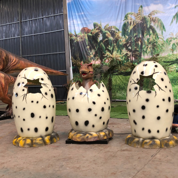 Benutzerdefinierte T-Rex-Schlüpfen-Eier-Stütze für Park