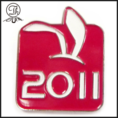 Gold blank flag emblem pin