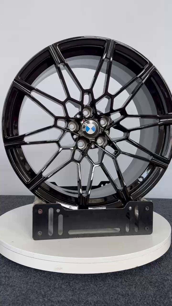 Premium Alloy Wheel Accessories for Luxury Vehicle Upgrade