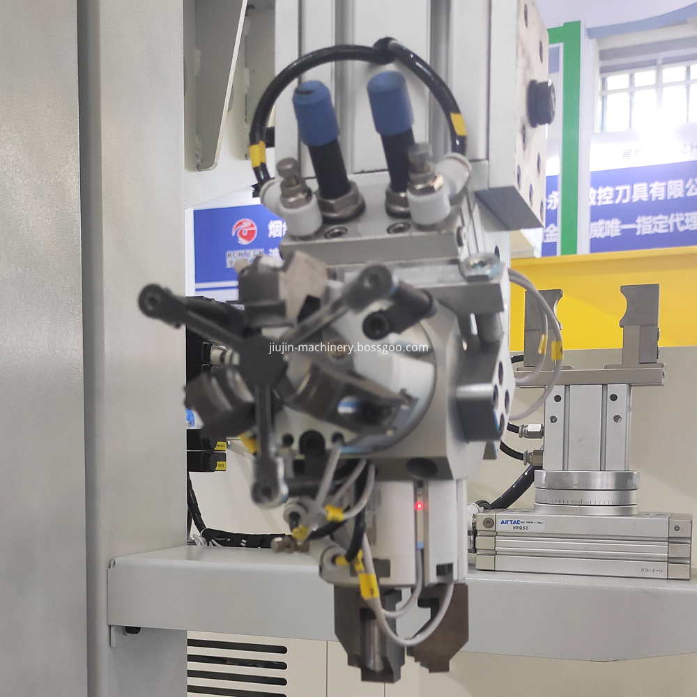 Gantry Robot’s Pneumatic Gripper and Claw 