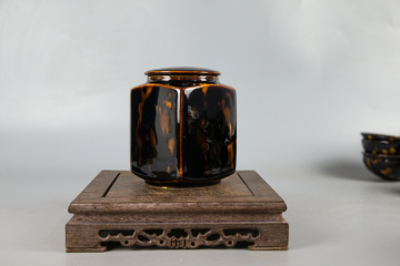 Tea pot with tortoiseshell glaze in Jizhou kiln