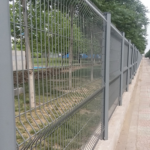 Factory price Triangle Bending Wire Mesh Fence Factory