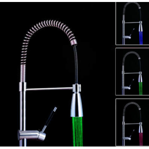 Robinet de cuisine à LED à tirette électrique chromé en laiton