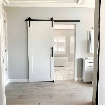 White MDF Sliding Barn Doors for Contemporary Wardrobe Closets