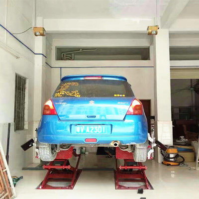 Four Wheels Scissors Lift Wheel Alignment