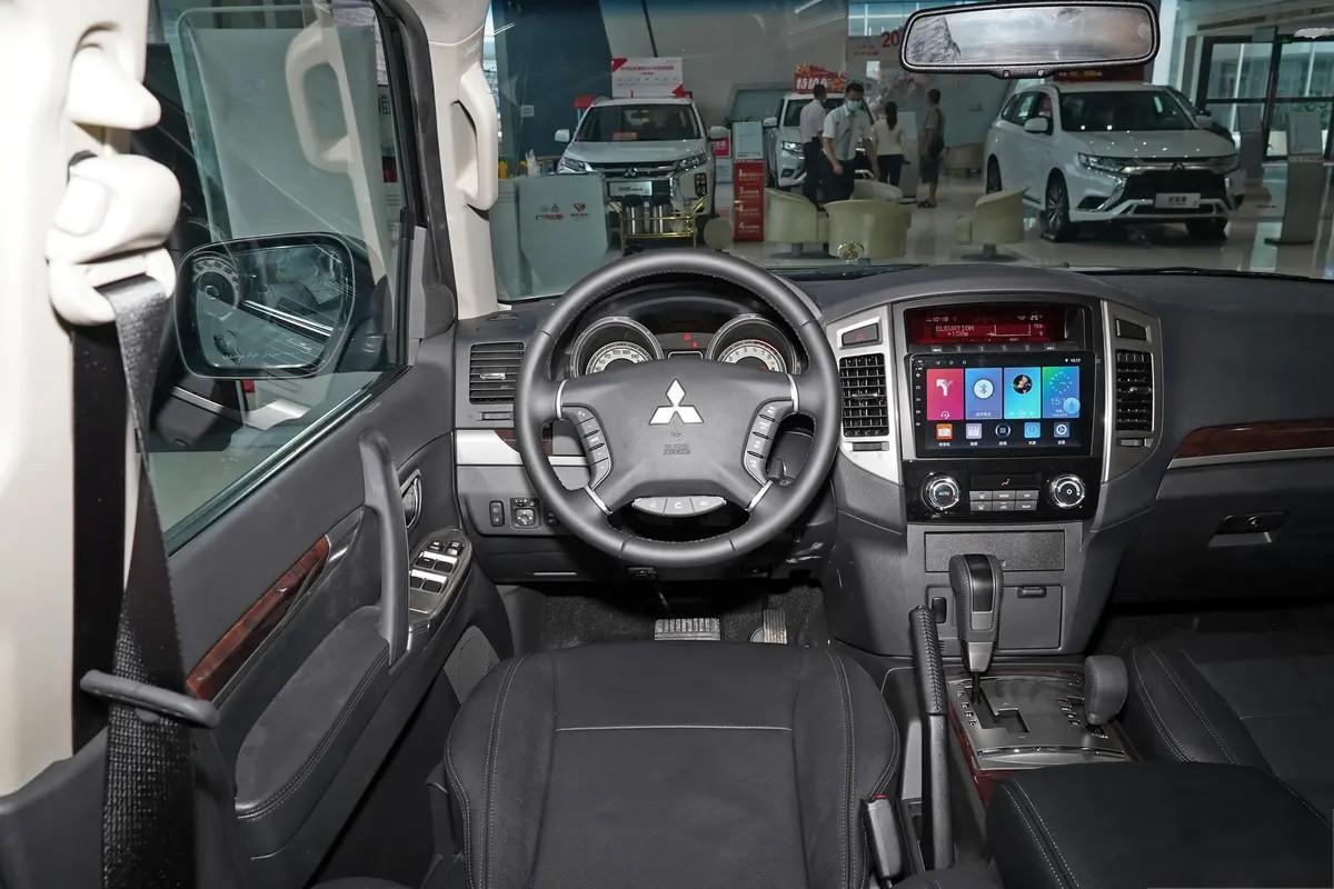 Pagero V93 2021 V6 High Configuration