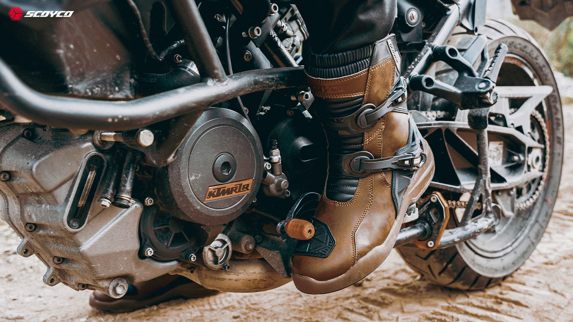 slip-resistant touring moto boots