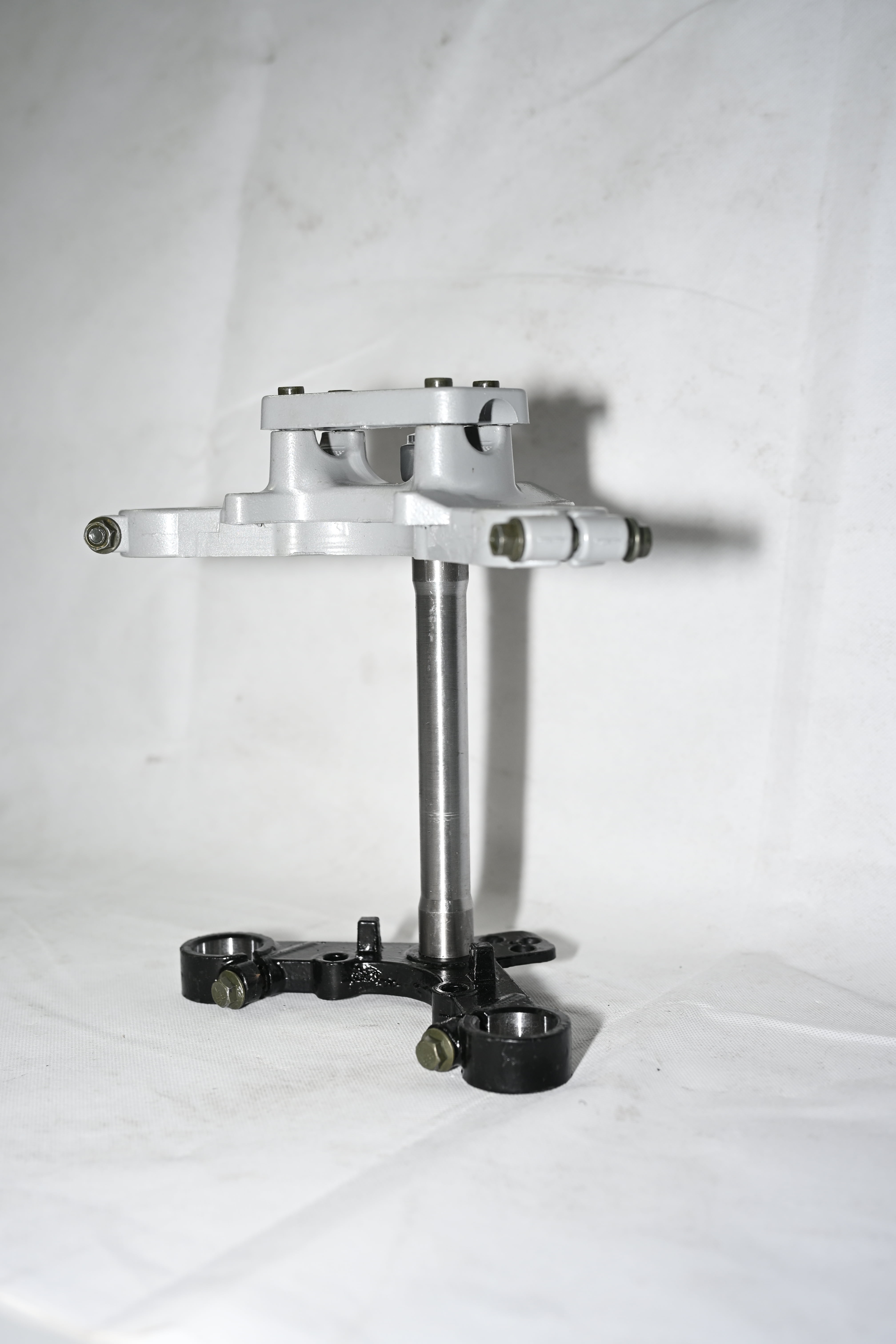 Tricycle front fork clamp