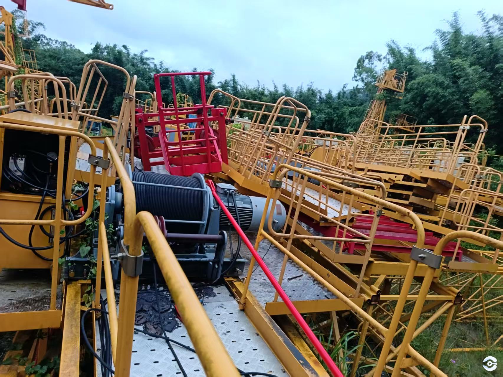 Yellow tower crane for sale, second-hand equipment Yellow tower crane for sale, second-hand equipment