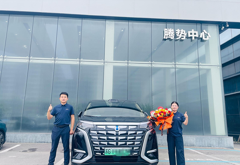 Focusing on the high-speed imaging sector and, even more so, on the dedicated individuals driving its success: HEVOX delivers a dedicated vehicle to a Senior Partner.