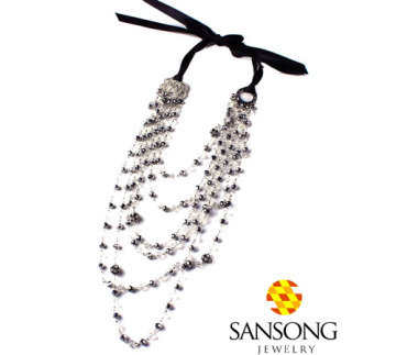 Sliver พลอยอะครีลิคลูกปัดผ้ากันเปื้อนผูกแพรดำริบบิ้นสร้อยคอ