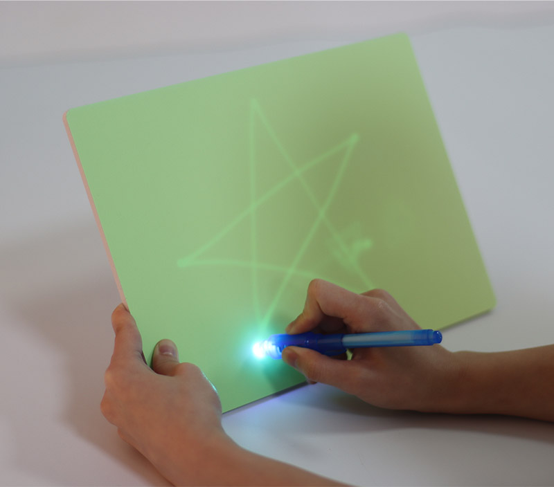 fluorescent draw board