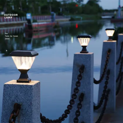 2W Solar Outdoor Gate Pillar Lights