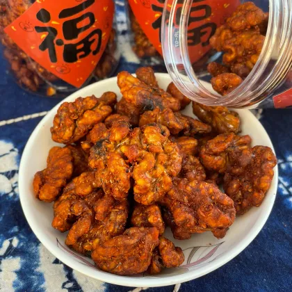 Spicy & Sichuan Pepper-Flavored Walnut Kernels