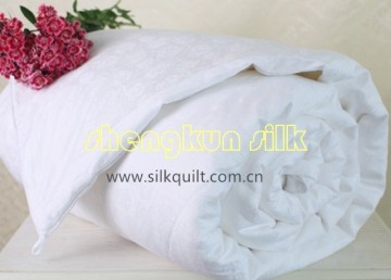 OKEO-TEX100 Certificate striped cotton filled hand pulled silk white quilts