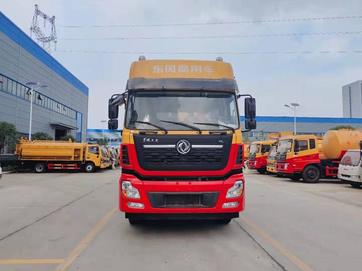 شاحنة شفط مياه الصرف الصحي Dongfeng 32CBM شاحنة شفط الصرف الصحي