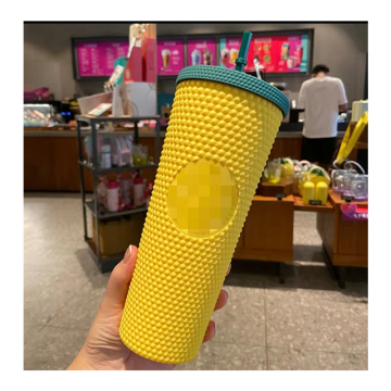 Nouveau design Tobus de luxe en plastique: cadeau de voyage moderne, tasse à café, sans BPA, 24 oz, gobelet clouté
