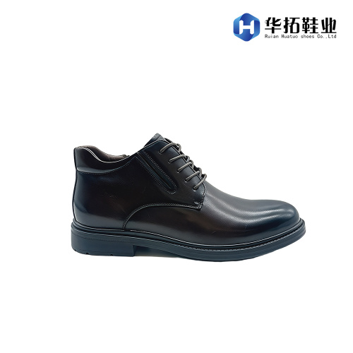 Κομψή συλλογή ανδρικών δερμάτινων υποδημάτων